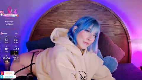 Roxx IG  online show from September 26, 5:50 pm