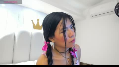 Snapshot of roxy_flame_ chatting on May 3, 11:27 am Roxy online show from May 3, 11:27 am