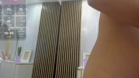 Snapshot of roxy_flame_ chatting on July 28, 11:39 am Roxy online show from July 28, 11:39 am