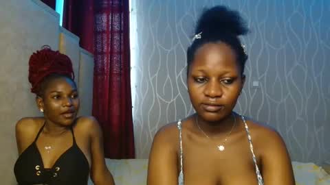 Snapshot of roxy_heather chatting on May 12, 9:50 am Roxy online show from May 12, 9:50 am