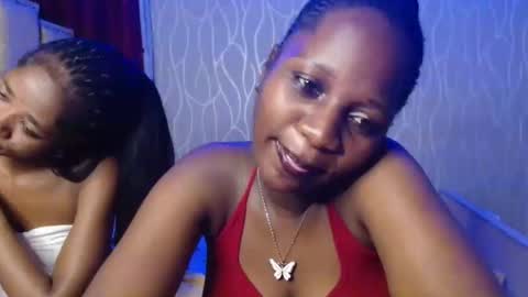 Snapshot of roxy_heather chatting on May 29, 10:52 pm Roxy online show from May 29, 10:52 pm