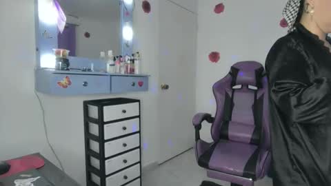 Roxy online show from February 4, 2:06 am