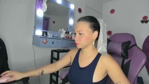 Snapshot of roxy_lu_07 chatting on May 7, 2:06 am Roxy online show from May 7, 2:06 am