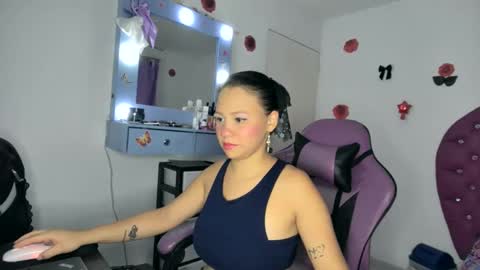 Snapshot of roxy_lu_07 chatting on May 20, 2:07 am Roxy online show from May 20, 2:07 am