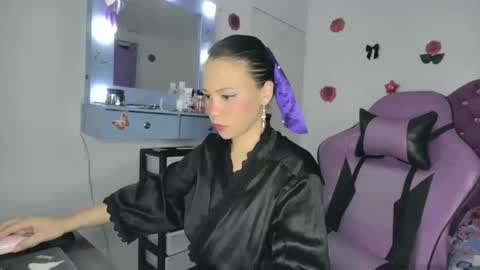 Snapshot of roxy_lu_07 chatting on May 27, 2:08 am Roxy online show from May 27, 2:08 am