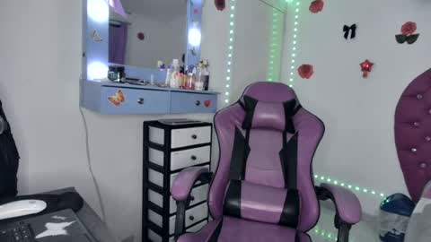 Snapshot of roxy_lu_07 chatting on July 20, 10:39 am Roxy online show from July 20, 10:39 am