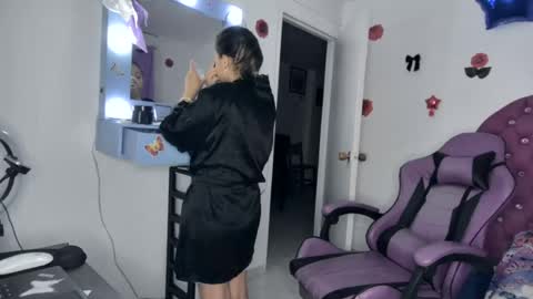 Snapshot of roxy_lu_07 chatting on August 3, 2:32 am Roxy online show from August 3, 2:32 am