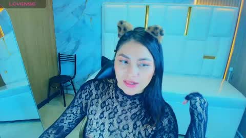 Roxy online show from May 6, 1:38 pm