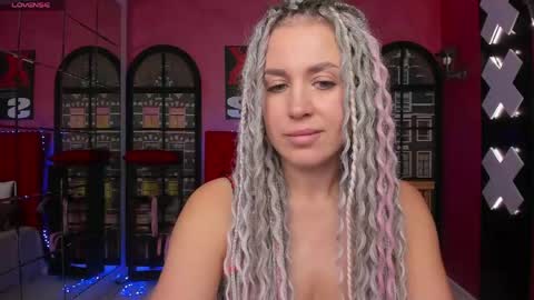 Snapshot of roxy_mars chatting on May 8, 2:06 am Roxy online show from May 8, 2:06 am