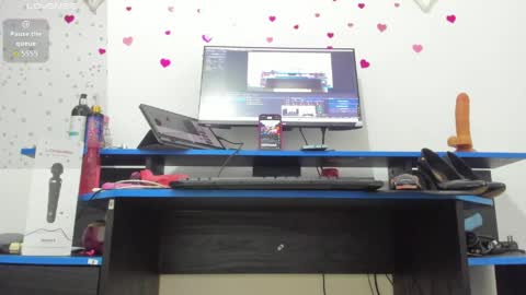 Snapshot of roxy_rebel chatting on May 9, 3:12 am roxy online show from May 9, 3:12 am