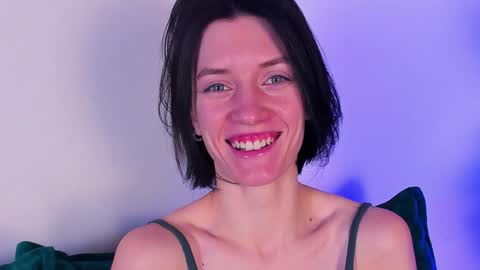 Snapshot of roxy_riot_ chatting on February 8, 7:26 am roxy_riot_ online show from February 8, 7:26 am