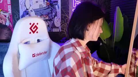 Snapshot of roxy_riot_ chatting on February 21, 4:29 am roxy_riot_ online show from February 21, 4:29 am