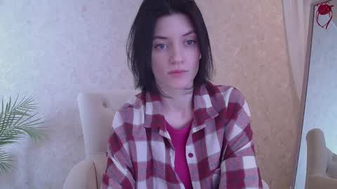 Snapshot of roxy_riot_ chatting on March 4, 1:23 am roxy_riot_ online show from March 4, 1:23 am