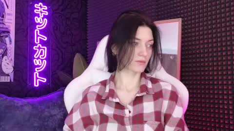 Snapshot of roxy_riot_ chatting on March 10, 1:23 am roxy_riot_ online show from March 10, 1:23 am