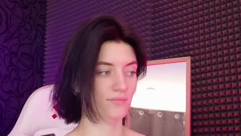 Snapshot of roxy_riot_ chatting on March 11, 7:37 am roxy_riot_ online show from March 11, 7:37 am