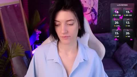 Snapshot of roxy_riot_ chatting on November 16, 1:55 am roxy_riot_ online show from November 16, 1:55 am