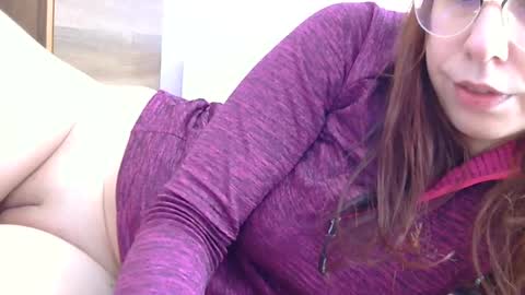 Snapshot of roxy_secrets chatting on February 4, 8:24 am roxy secrets online show from February 4, 8:24 am