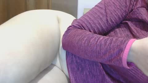 Snapshot of roxy_secrets chatting on February 25, 9:24 pm roxy secrets online show from February 25, 9:24 pm