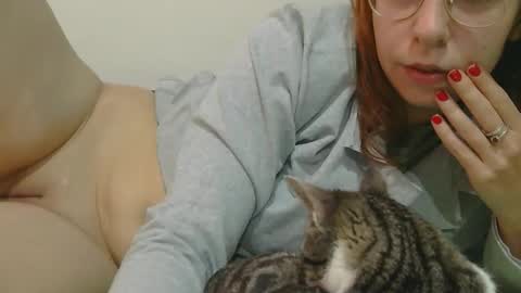 Snapshot of roxy_secrets chatting on November 8, 6:57 am roxy secrets online show from November 8, 6:57 am