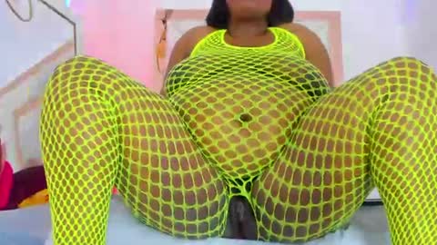 roxy_sexy69 online show from July 27, 7:32 pm