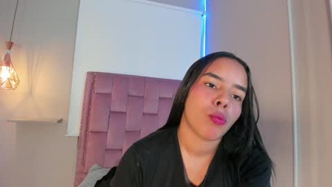 roxy_stone1 online show from April 29, 8:04 pm