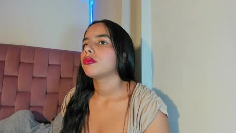 Snapshot of roxy_stone1 chatting on May 16, 7:23 pm roxy_stone1 online show from May 16, 7:23 pm