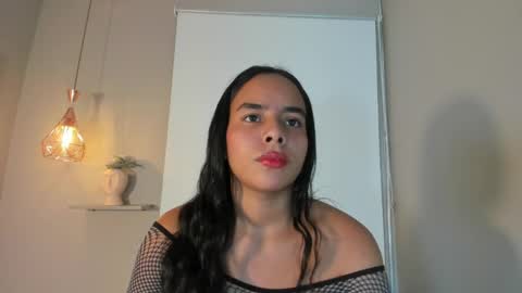 Snapshot of roxy_stone1 chatting on May 29, 7:56 pm roxy_stone1 online show from May 29, 7:56 pm
