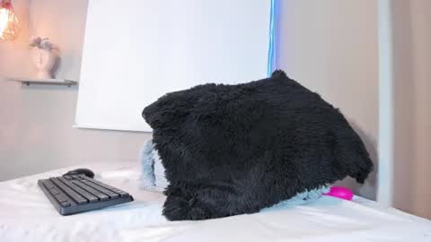 Snapshot of roxy_stone1 chatting on June 11, 12:32 am roxy_stone1 online show from June 11, 12:32 am