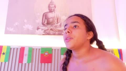 Snapshot of roxy_stone1 chatting on June 21, 7:33 am roxy_stone1 online show from June 21, 7:33 am