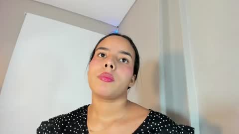 Snapshot of roxy_stone1 chatting on July 21, 7:27 pm roxy_stone1 online show from July 21, 7:27 pm