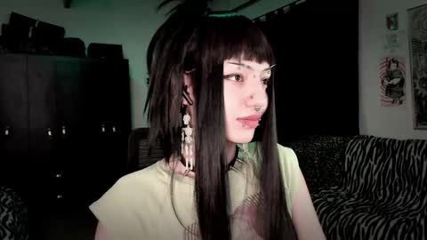 Roxy Independient model Help me to reach 50 thumbs up online show from February 26, 12:20 am