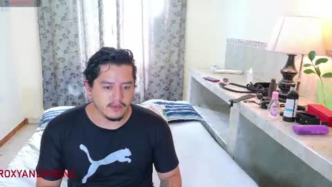 Snapshot of roxyandaron2 chatting on June 9, 1:01 pm RoxyAron online show from June 9, 1:01 pm