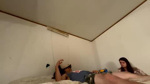 Snapshot of roxybcali chatting on October 2, 7:59 am Roxy and Brock online show from October 2, 7:59 am