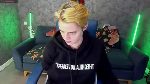 roxyflames online show from December 16, 2:11 pm