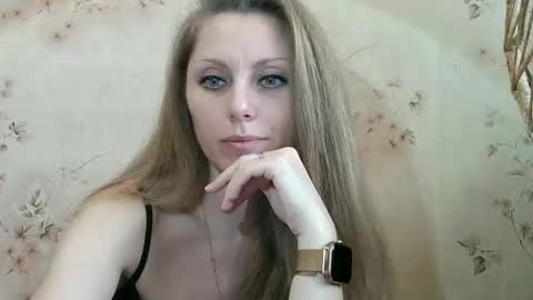 roxyfox18x01 online show from January 14, 10:43 am