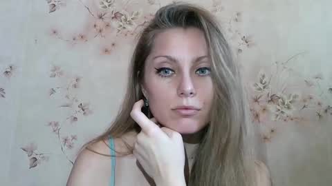 roxyfox18x01 online show from March 8, 9:13 am