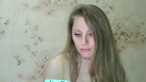 roxyfox18x01 online show from April 10, 7:29 pm