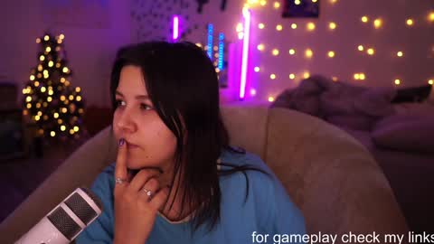 roxysuh online show from January 22, 8:51 am