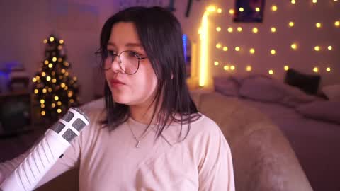 roxysuh online show from February 2, 5:21 am