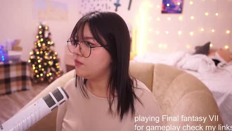 roxysuh online show from February 6, 10:15 am