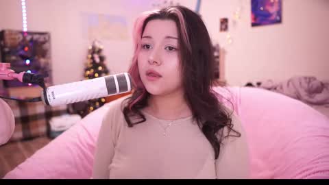 roxysuh online show from September 11, 7:08 am