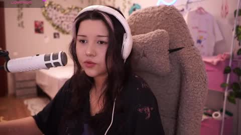 roxysuh online show from April 30, 9:04 am