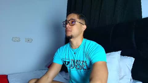 Snapshot of roy_barney chatting on July 20, 7:38 pm ANTONIO online show from July 20, 7:38 pm
