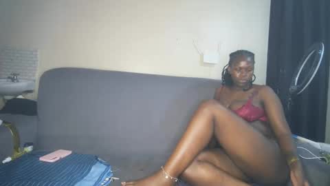 royal_charm online show from March 6, 7:43 pm