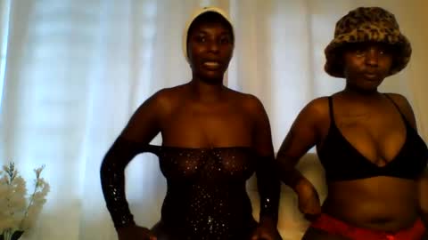Snapshot of royal_petite10 chatting on June 2, 11:34 am kate online show from June 2, 11:34 am