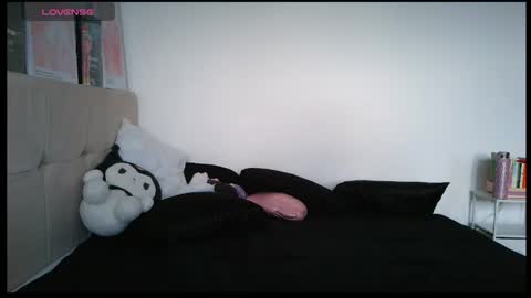 Snapshot of royaltycup chatting on April 19, 10:34 pm Davinchys and Trinity online show from April 19, 10:34 pm