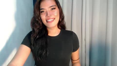 royaltymarcela6969 online show from December 17, 11:33 pm