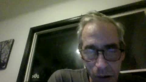 Snapshot of royboy2561 chatting on November 10, 6:01 am Roy Murrin online show from November 10, 6:01 am