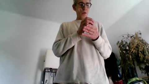 Snapshot of royboy2561 chatting on December 15, 9:19 pm Roy Murrin online show from December 15, 9:19 pm