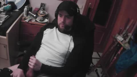 Snapshot of royer04 chatting on December 17, 9:10 pm royer04 online show from December 17, 9:10 pm